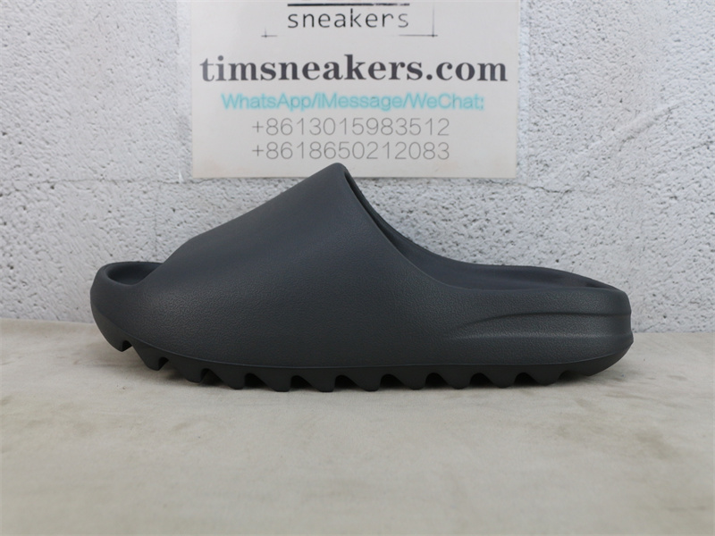 Free Shipping Yeezy Slide Onyx HQ6448